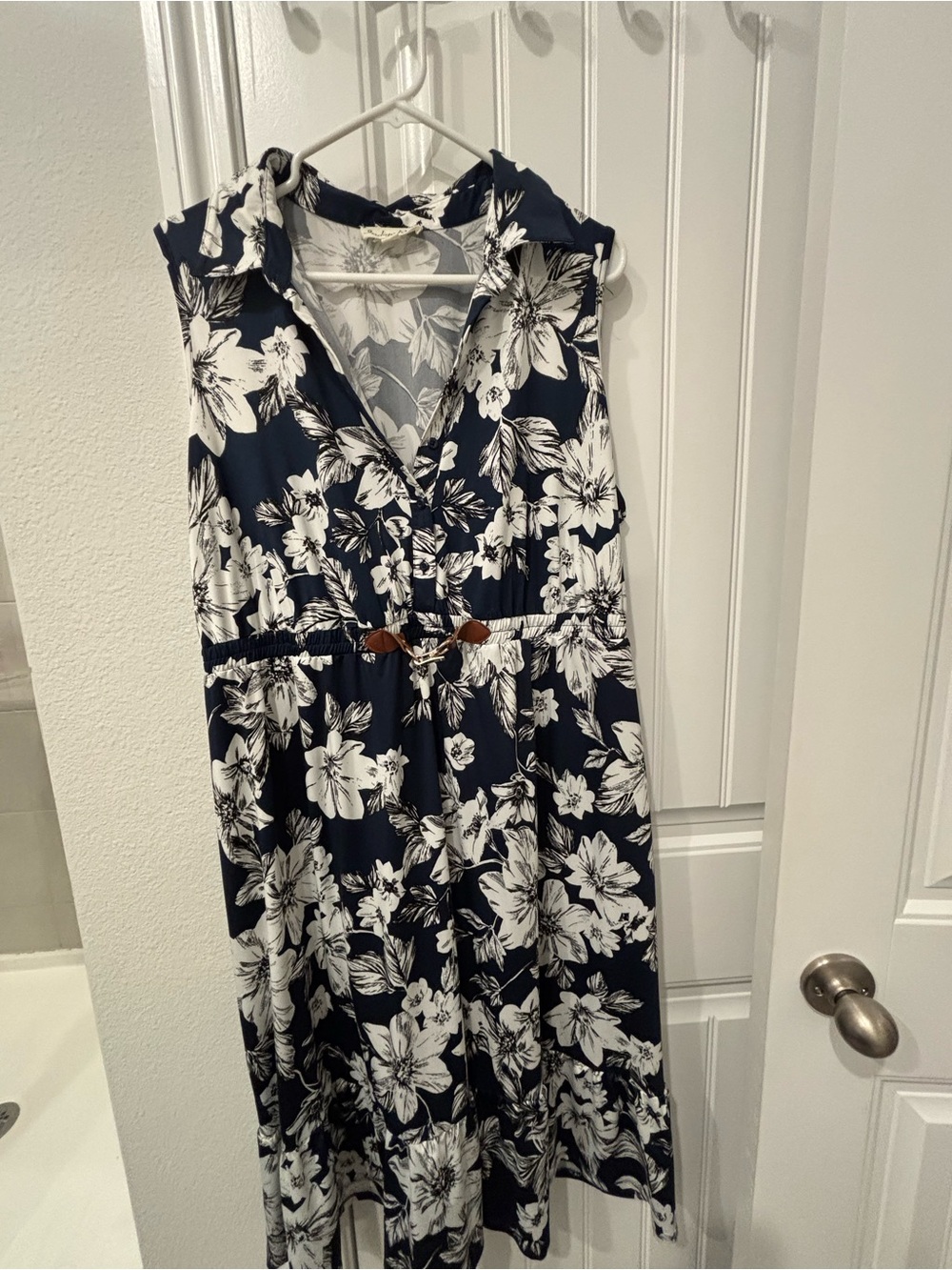 Navy and White Floral Sleeveless Maxi Dress with V-Neck